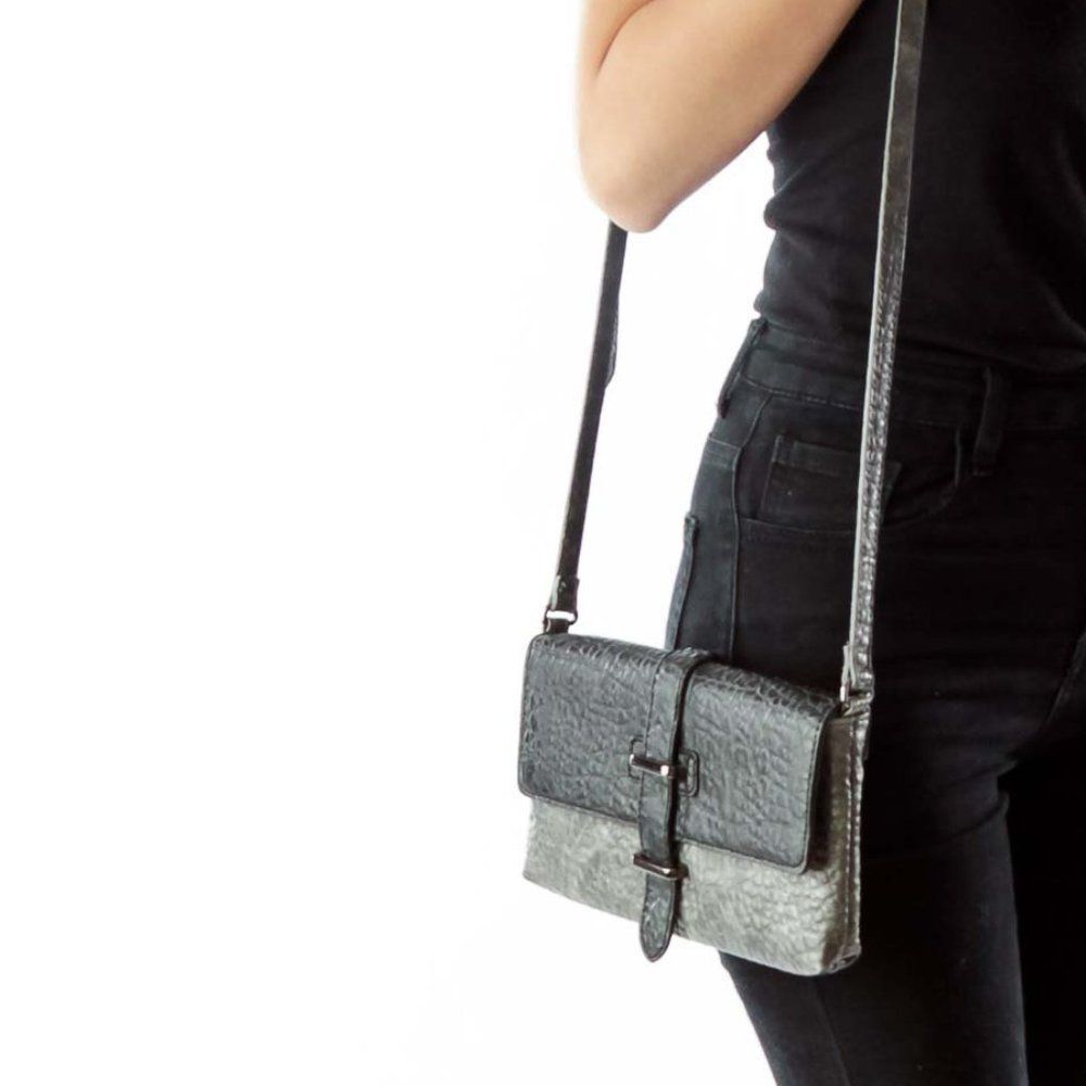 Steve Madden Gray Textured Crossbody Bag - Picture 2 of 7